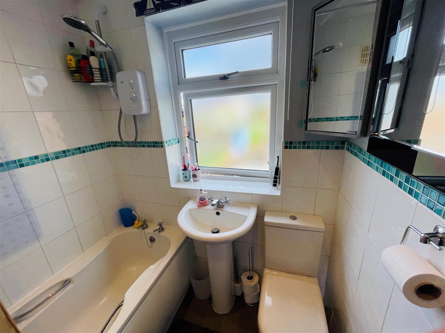 Warwick Crescent, Melksham Lock and Key